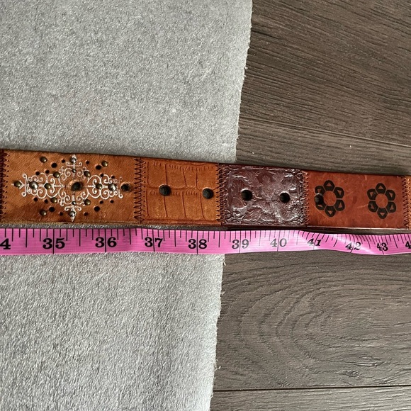 [L/Length:45”]VTG Fossil Brown Leather Belt with Floral Prints Silver Studs - Picture 6 of 9